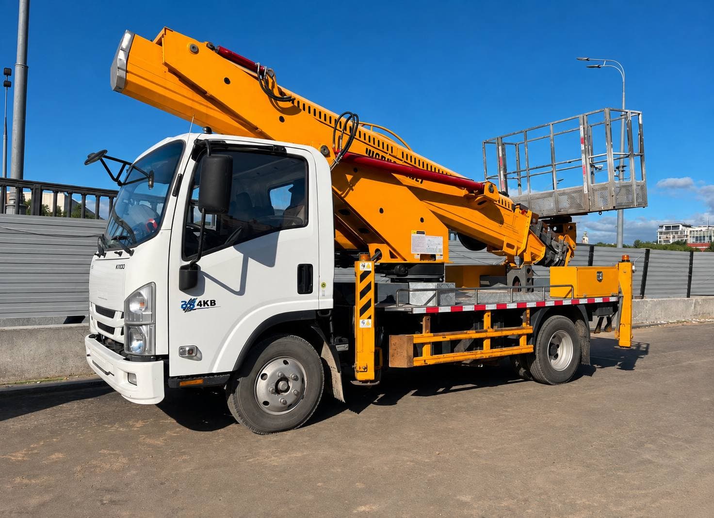 Автовышка Isuzu 28 метров из парка АРТАВЕ