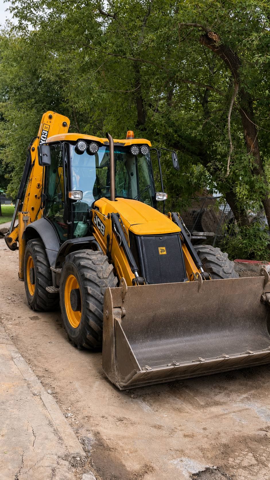 Экскаватор-погрузчик JCB